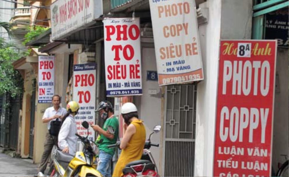 Sinh viên bị kỷ luật vì dùng sách photo: 'Ước mơ cũng có giá, nghèo nhưng không được hèn' Ảnh 2