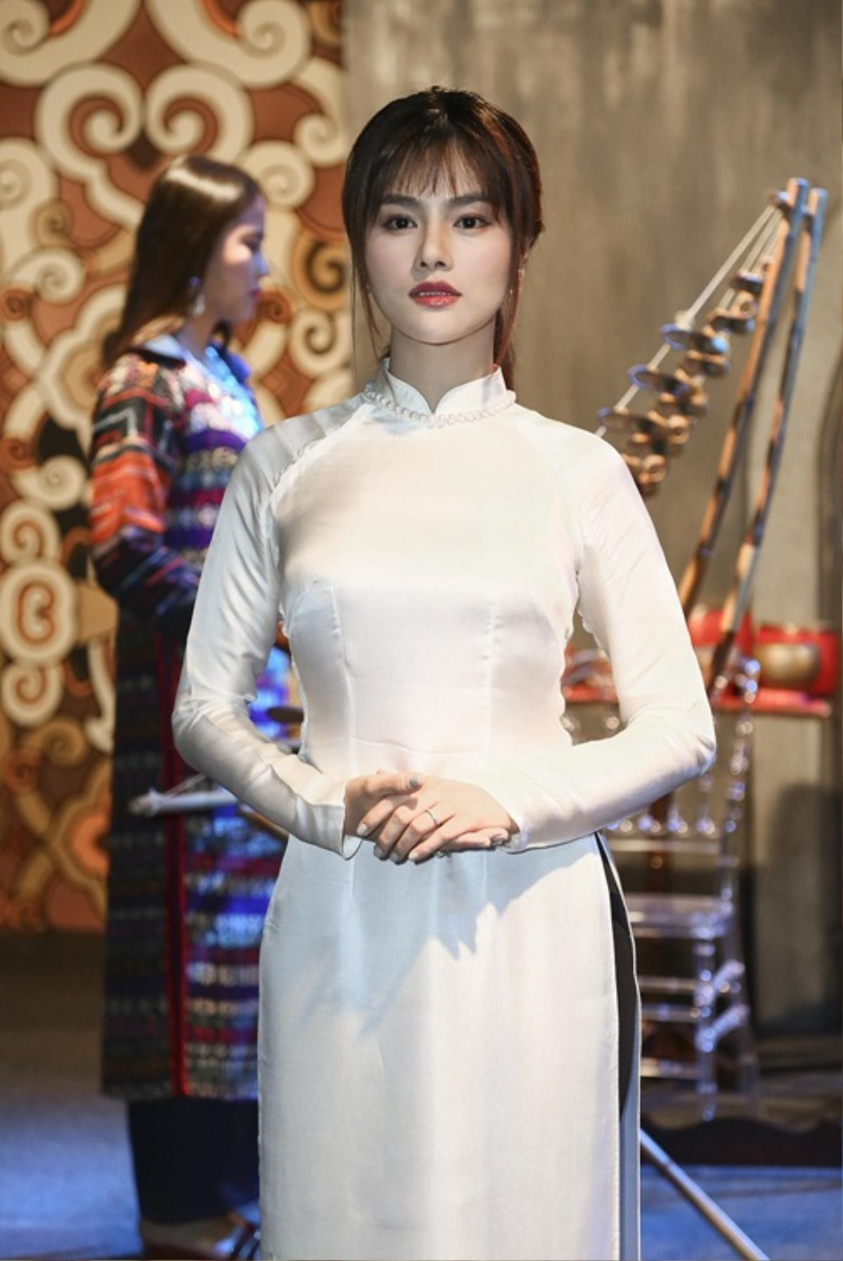 Vũ Thu Phương trở lại sàn diễn, sánh đôi cùng Adrian Anh Tuấn chuẩn bị cho Áo Dài Fashion Show Ảnh 1