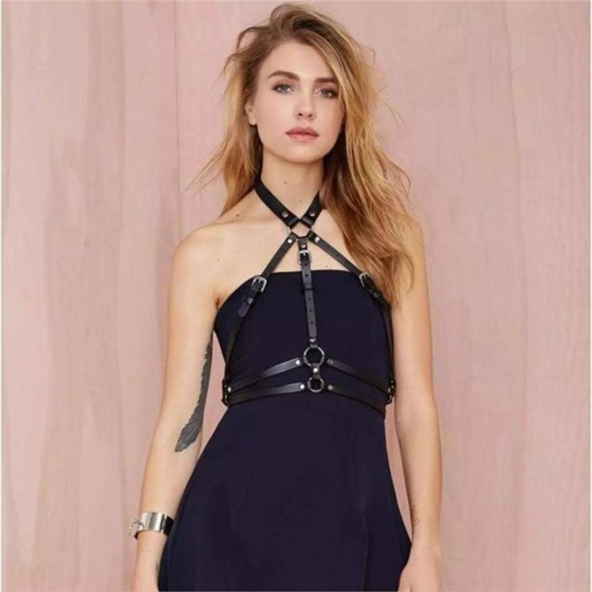 Diện bodysuit mix phụ kiện dây harness, Đông Nhi - LipB 'đốt mắt' người xem trong từng vũ đạo Ảnh 13