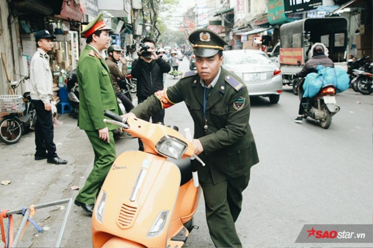 Sau Sài Gòn, tới Hà Nội xử lý mạnh tay các hộ kinh doanh lấn chiếm vỉa hè Ảnh 2