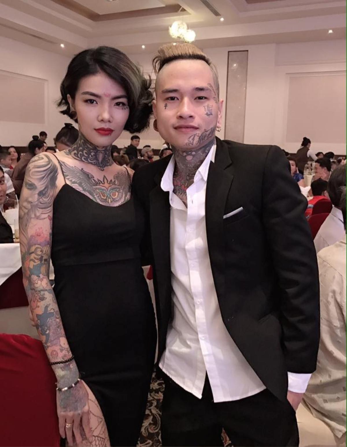 Dùng xe cẩu rước dâu chưa là gì, đám cưới quy tụ toàn nghệ sĩ Tattoo như thế này mới là chất Ảnh 11