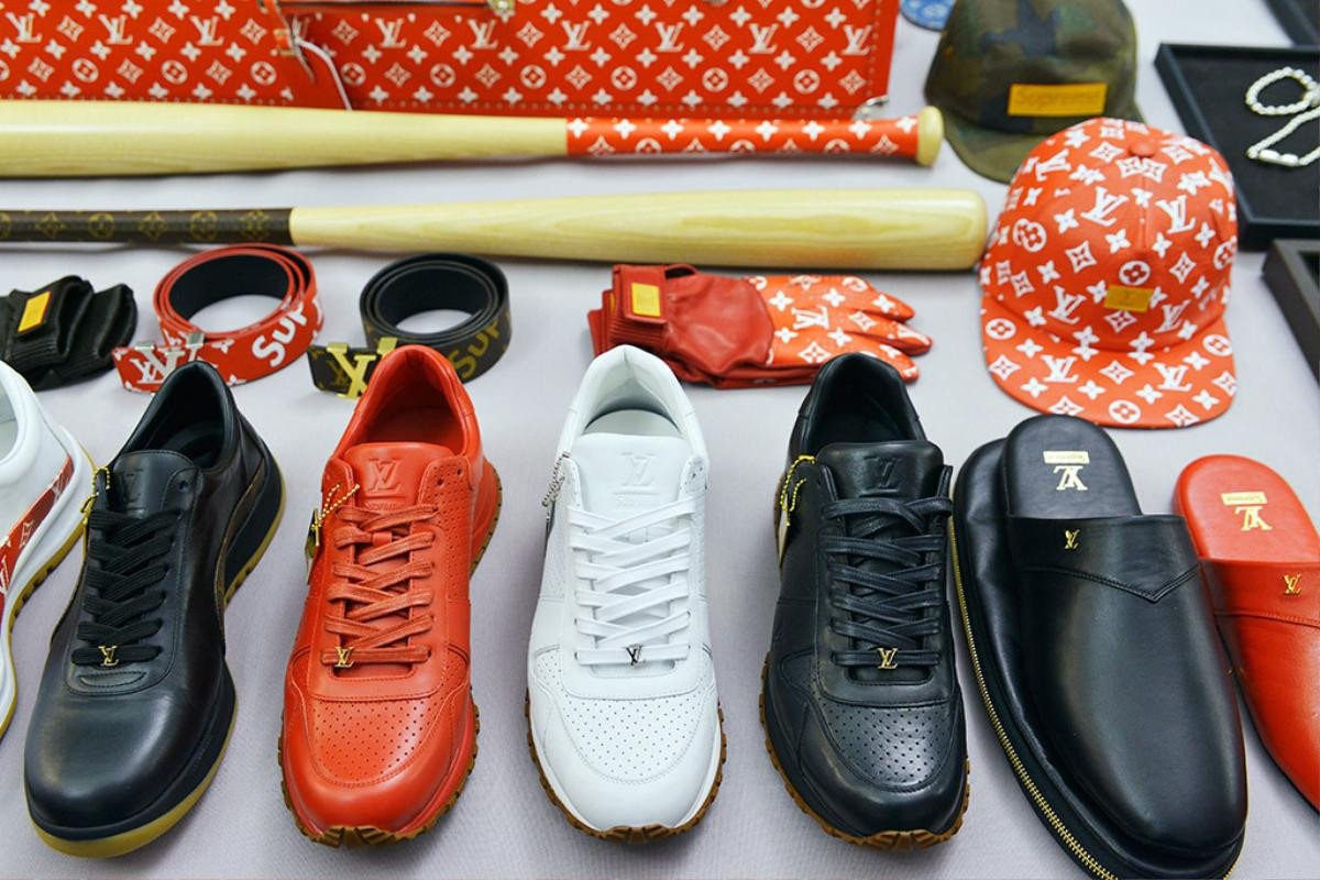 Mẫu sneaker Louis Vuitton x Supreme mới lộ diện gây thất vọng vì…quá xấu Ảnh 4