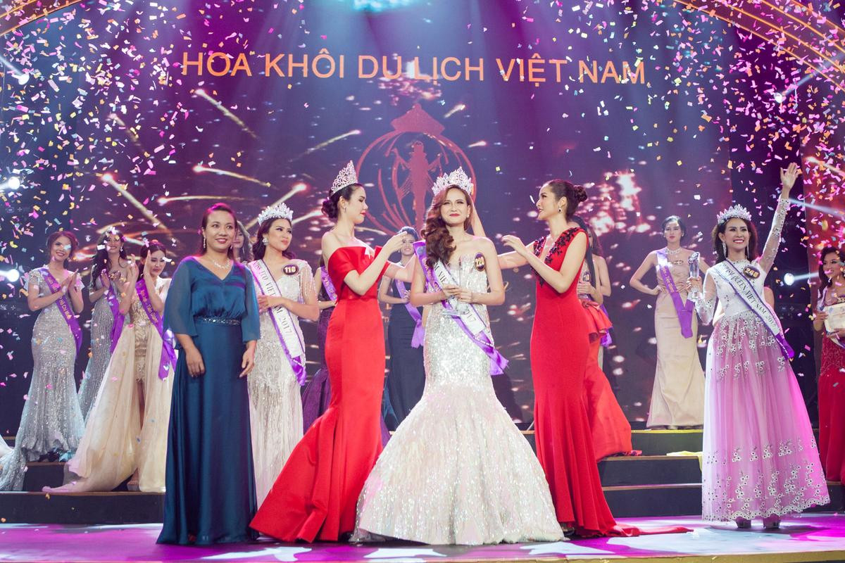 Hậu The Face, Khánh Ngân đăng quang Hoa khôi Du lịch Việt Nam 2017 Ảnh 2