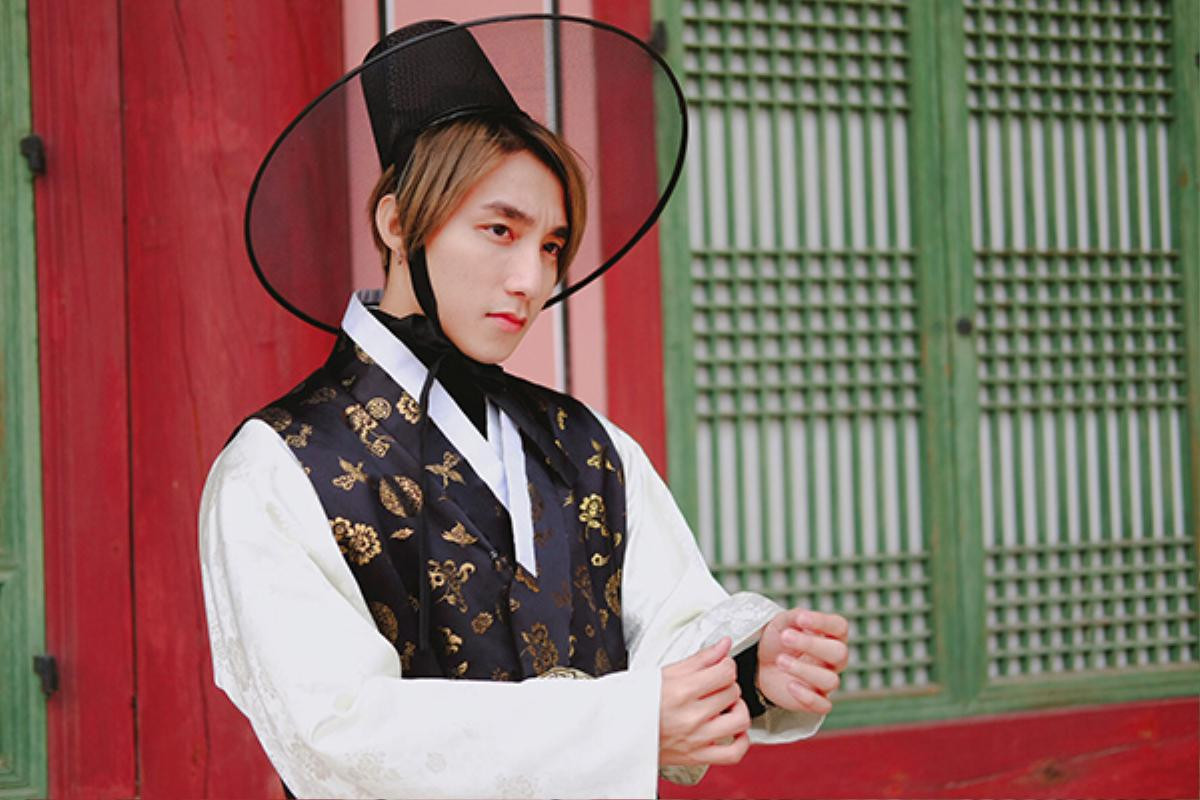 Mặc Hanbok, Sơn Tùng M-TP đẹp trai không kém sao Hàn Ảnh 1