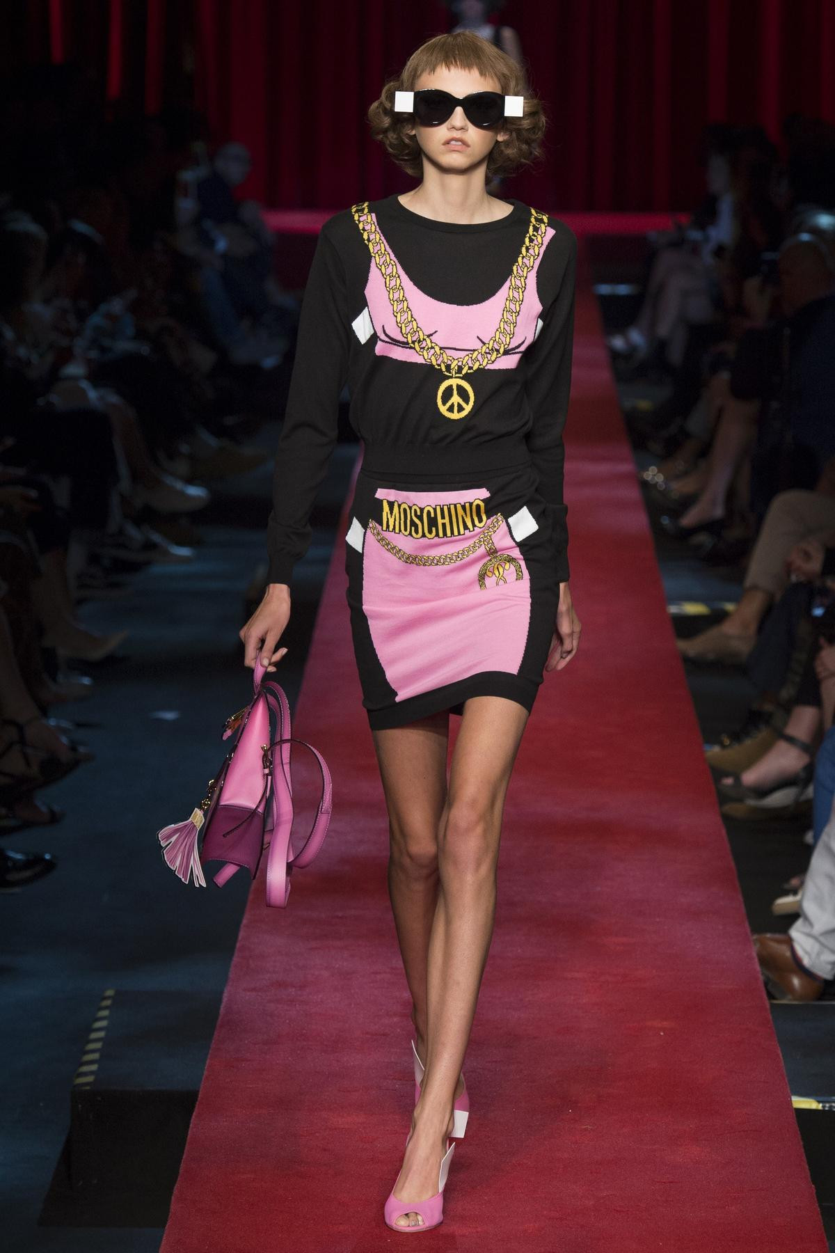 Tóc Tiên diện Moschino, chuẩn bị kỹ càng để 'phá đảo' Seoul Fashion Week! Ảnh 12