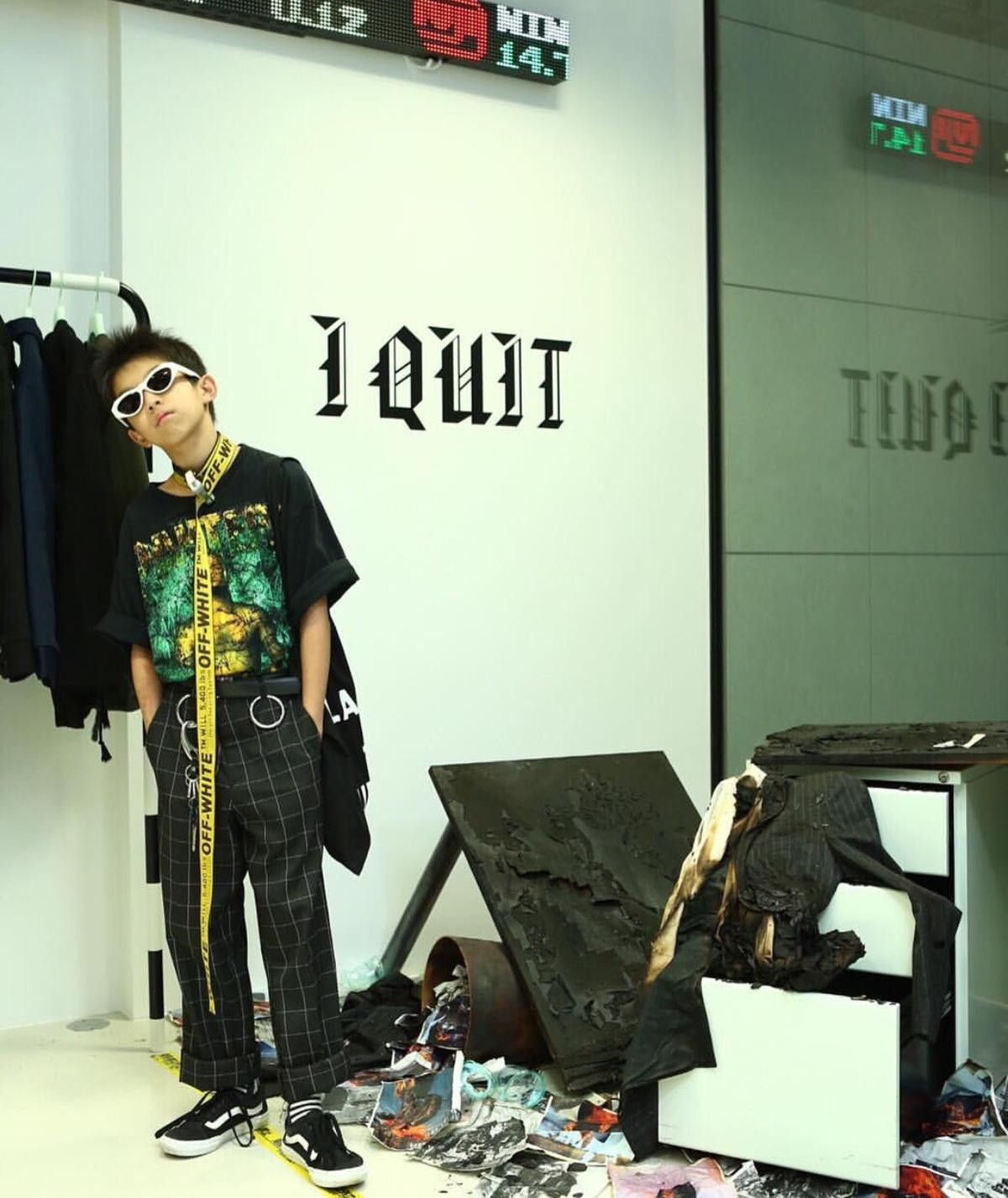 Gọi cậu bé này là 'coolest kid' của Tokyo còn chưa thỏa, 'fashion icon' mới xứng tầm! Ảnh 1