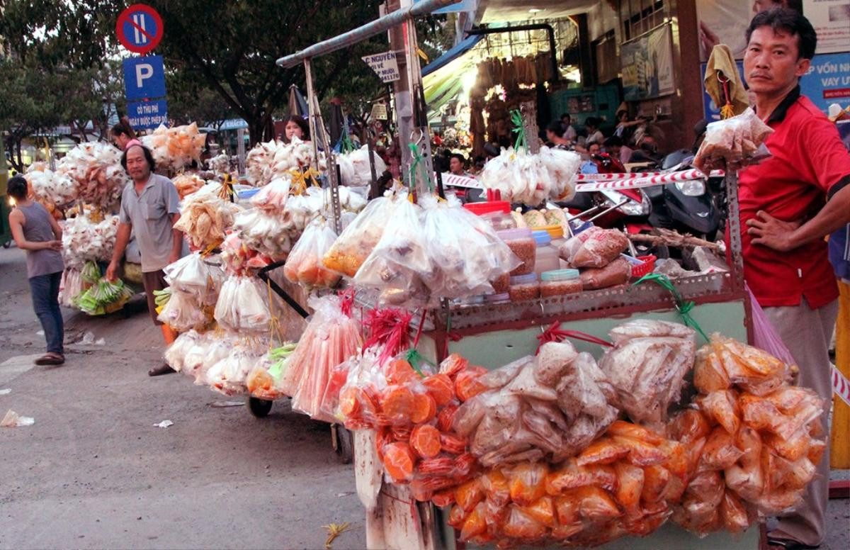 Biến hoá như tắc kè hoa cùng bánh tráng - món ăn vặt không bao giờ lỗi mốt Ảnh 9