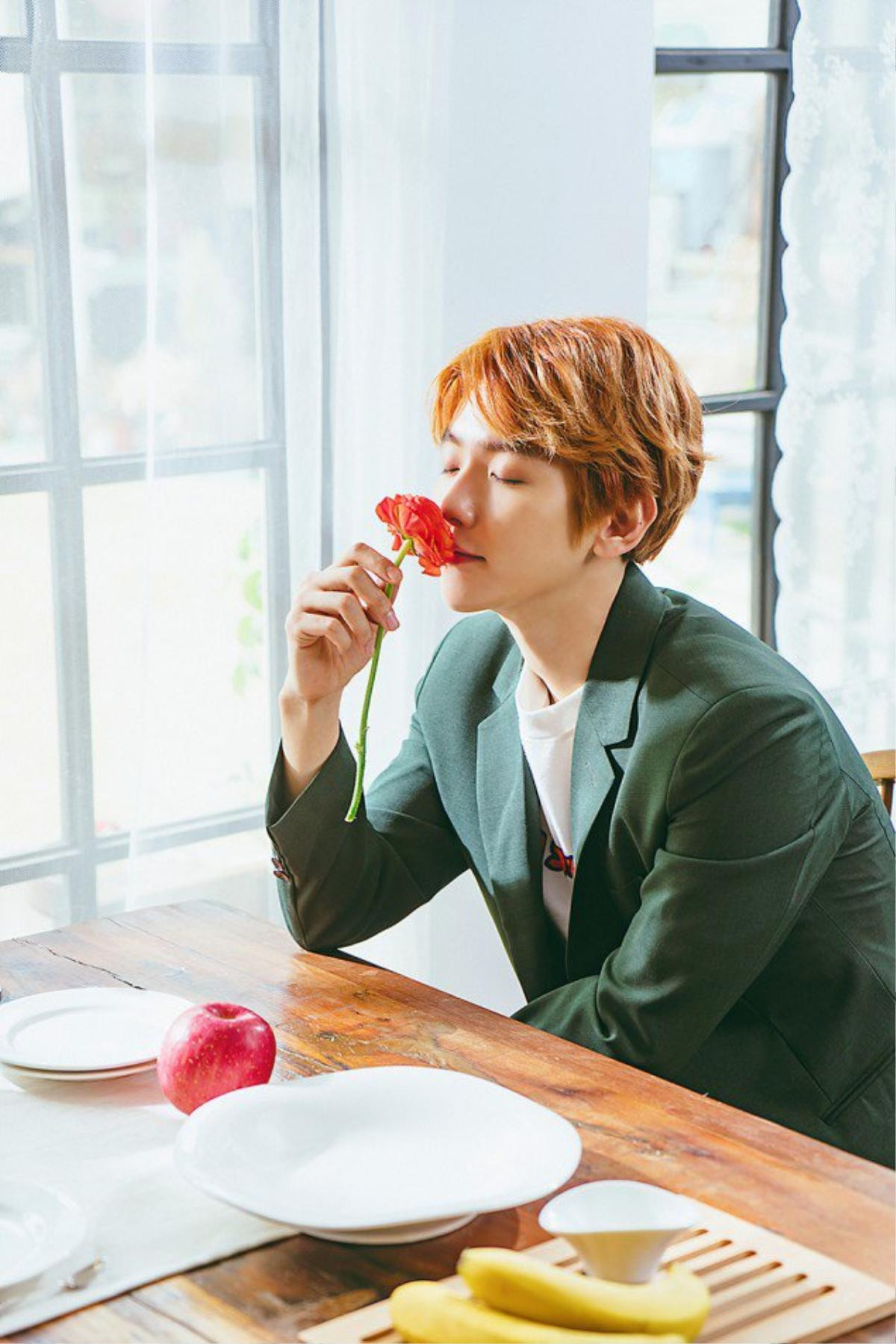 Không hẹn mà gặp, Baekhyun (EXO) tung 'hàng nóng' solo cùng ngày với Taeyeon (SNSD) Ảnh 2