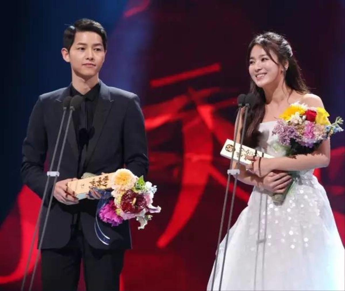 Baeksang 2017: Gong Yoo đối đầu Park Bo Gum, cặp đôi Do Bong Soon cùng được đề cử Ảnh 5