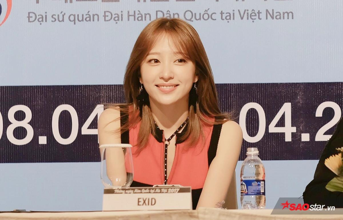 EXID đẹp mong manh, liên tục cảm ơn fan Việt về màn đón chào ở sân bay Ảnh 17