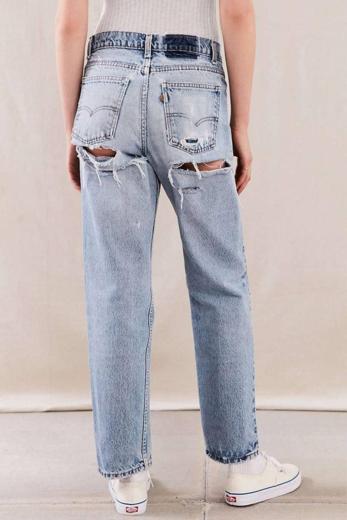 Hè này, hội chị em đã chuẩn bị tâm lý biến tấu chiếc quần jeans của mình trở nên 'độc nhất vô nhị' chưa? Ảnh 6