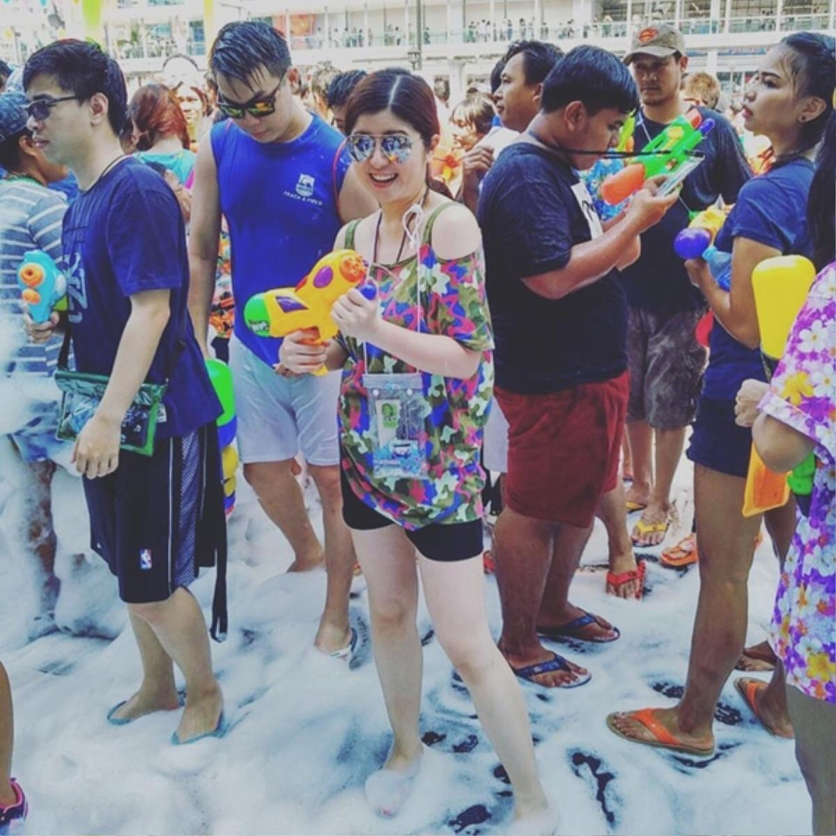 'Check in' lễ hội té nước Songkran mà không ướt như chuột lột thì hơi dở! Ảnh 2