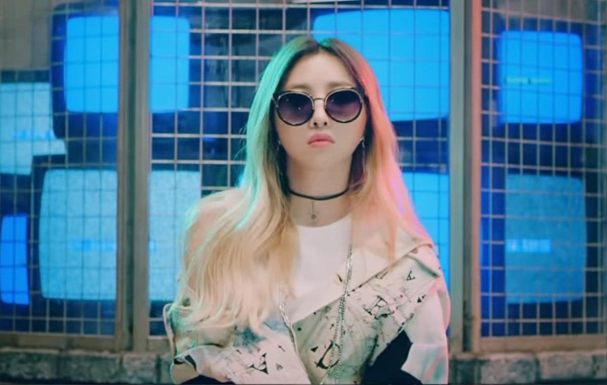 Tung teaser MV 'căng đét', Minzy cực chất ngày debut solo Ảnh 1