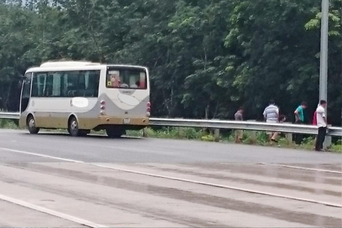 Người 'giải tỏa nỗi buồn' trên cao tốc Long Thành sẽ bị phạt nguội Ảnh 1