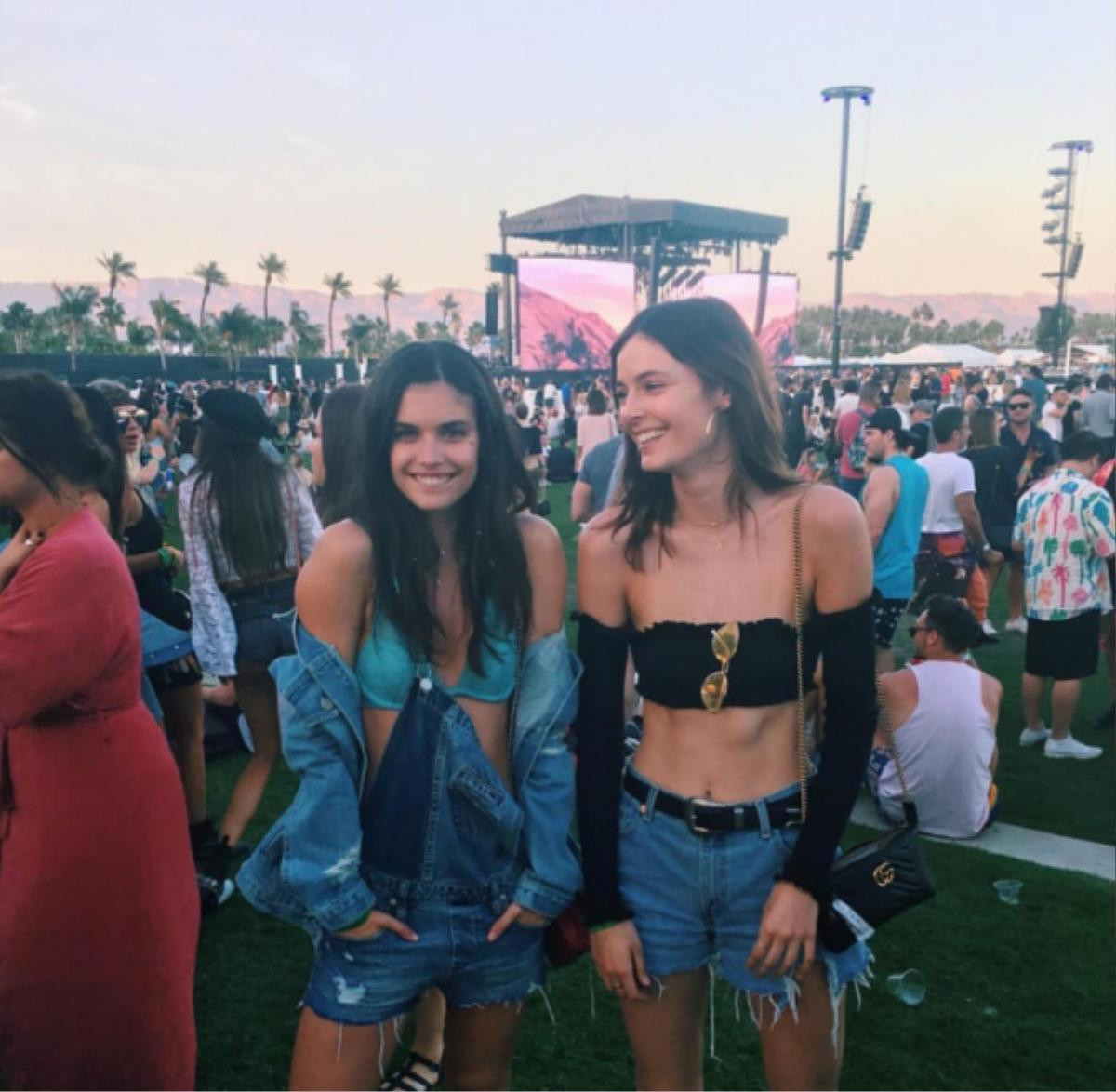 Coachella 2017: 'Phát súng' chào Hè với loạt street style cực chất của những cô nàng sexy nhất nước Mỹ Ảnh 20