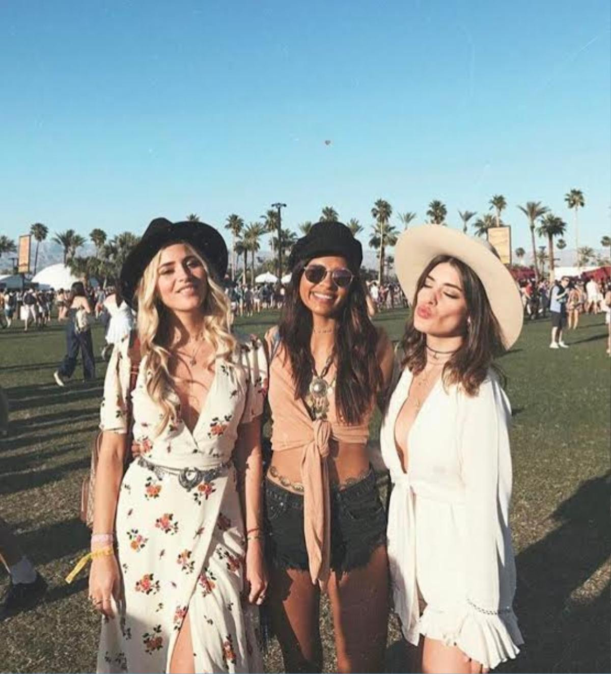 Coachella 2017: 'Phát súng' chào Hè với loạt street style cực chất của những cô nàng sexy nhất nước Mỹ Ảnh 14