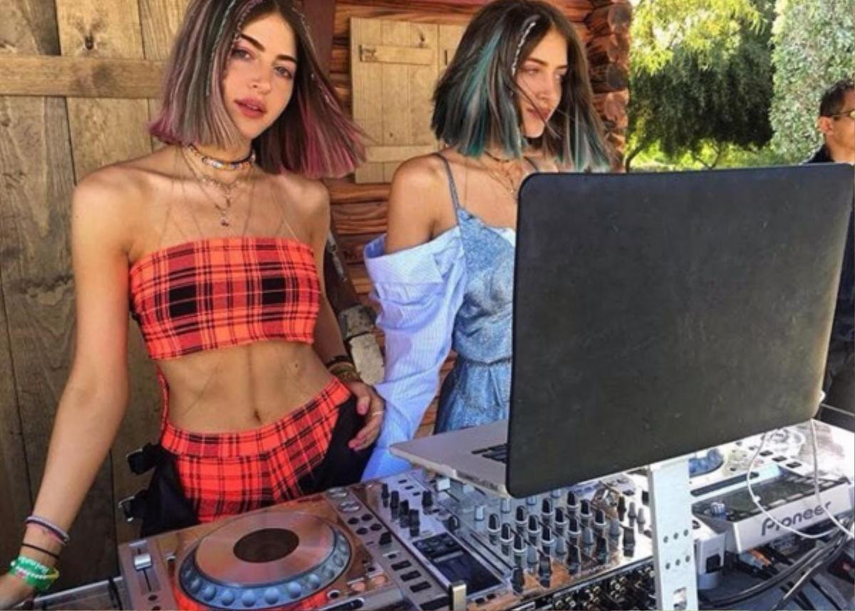 Coachella 2017: 'Phát súng' chào Hè với loạt street style cực chất của những cô nàng sexy nhất nước Mỹ Ảnh 22