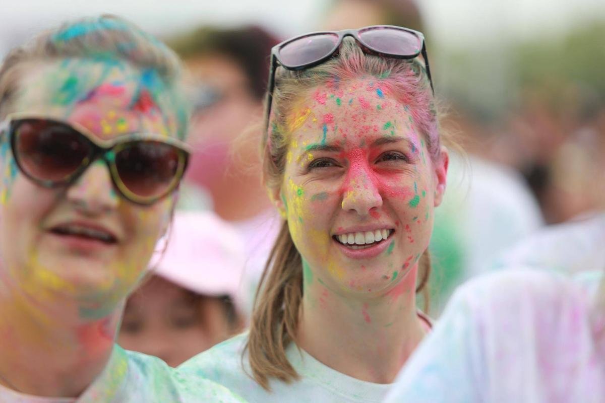 Lễ hội màu sắc Color Me Run 2017 rộn ràng trở lại Ảnh 23