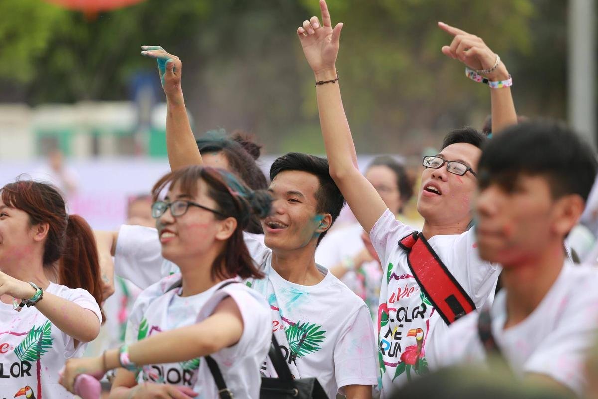 Lễ hội màu sắc Color Me Run 2017 rộn ràng trở lại Ảnh 17