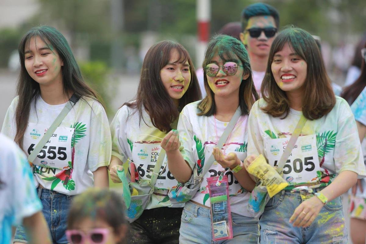 Lễ hội màu sắc Color Me Run 2017 rộn ràng trở lại Ảnh 30