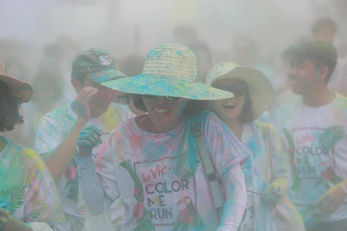 Lễ hội màu sắc Color Me Run 2017 rộn ràng trở lại Ảnh 27