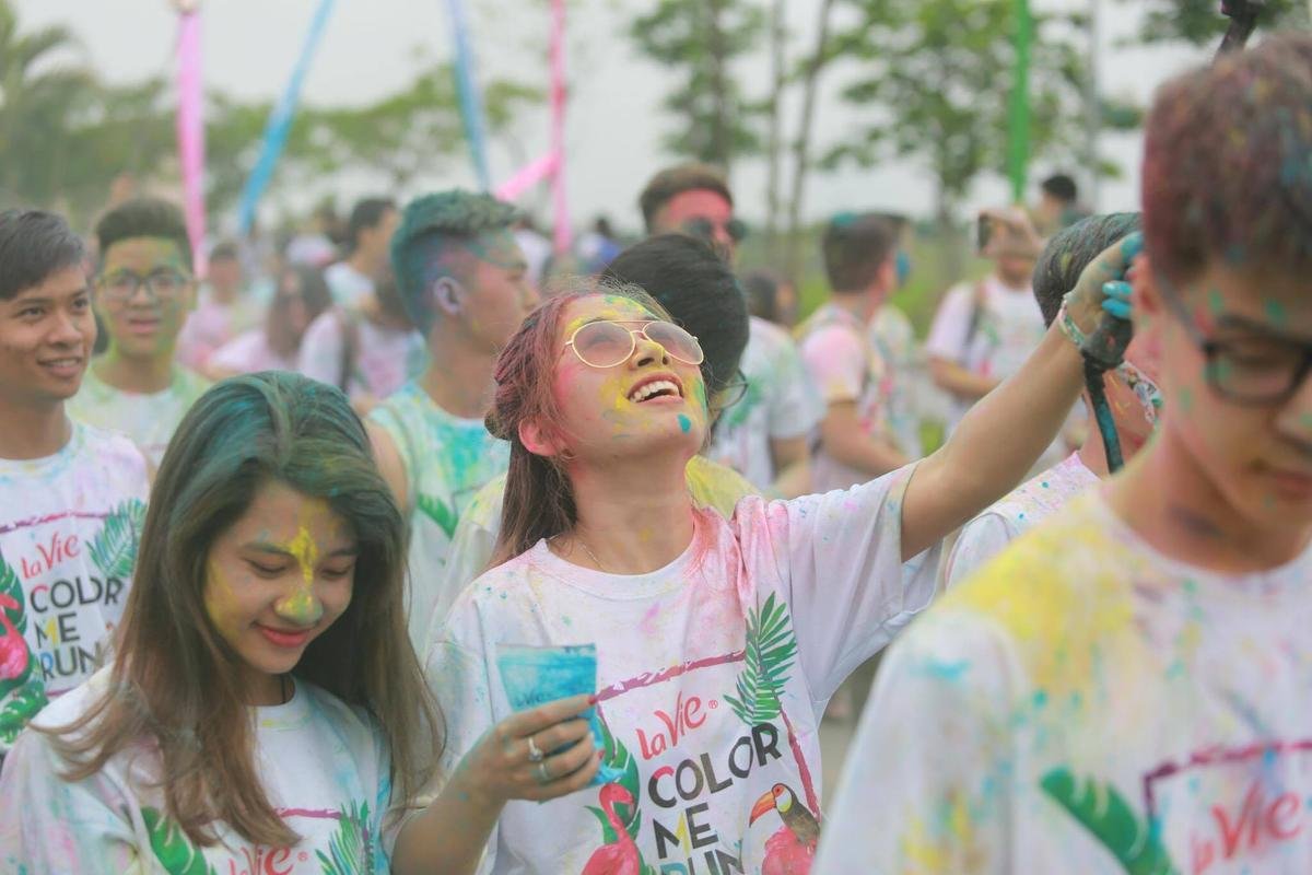 Lễ hội màu sắc Color Me Run 2017 rộn ràng trở lại Ảnh 11