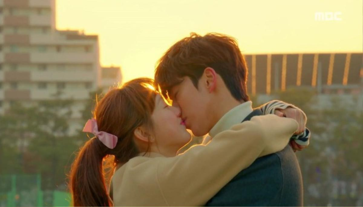 Bạn có nhận ra chuyện Kình - Tạ trong phim và Lee Sung Kyung - Nam Joo Hyuk ngoài đời giống nhau đến bất ngờ? Ảnh 8