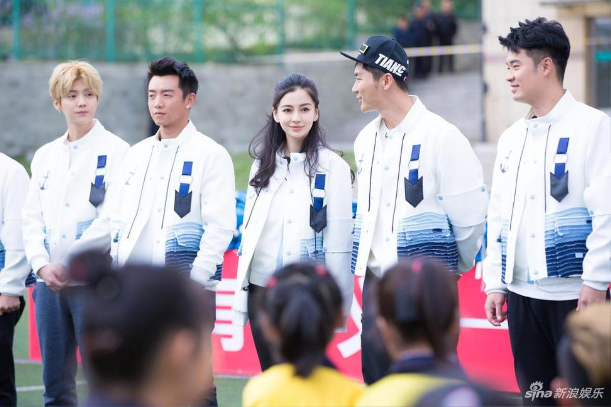 Angelababy, Lộc Hàm nổi bật tại hoạt động công ích cùng dàn cast 'Keep Running' Ảnh 6