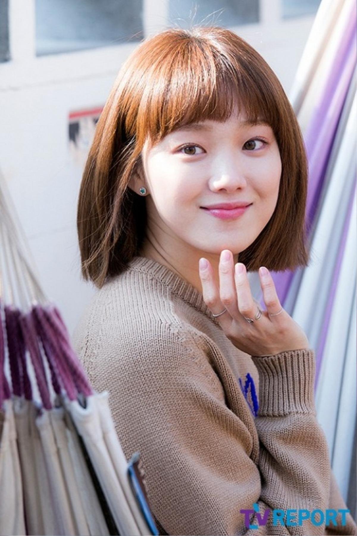 Nhìn Ji Chang Wook đẹp không góc chết trong phim mới, fan càng tiếc hùi hụi cho Lee Sung Kyung Ảnh 9