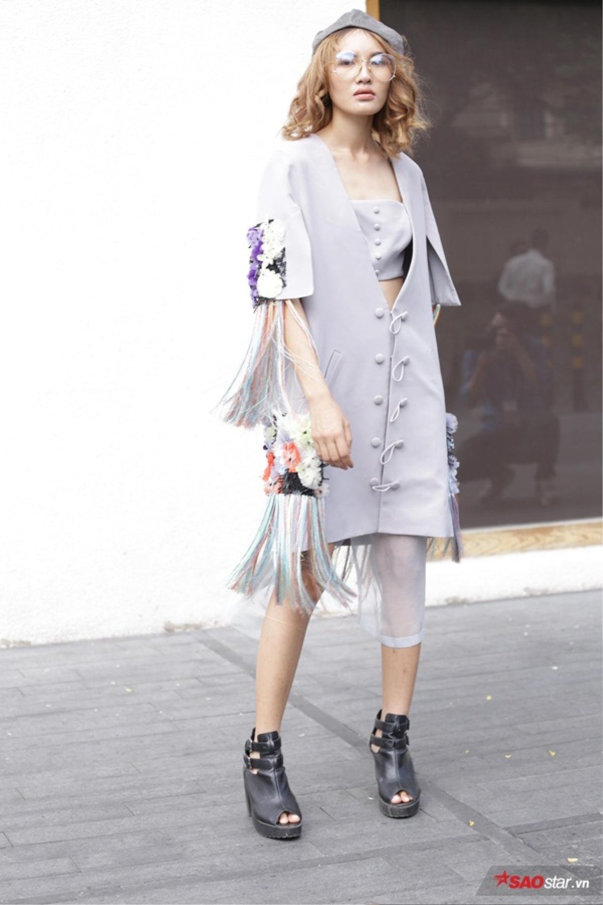 #day3: Phan Linh - Hà Kino dẫn đầu top street style với trang phục… rất khác Ảnh 8