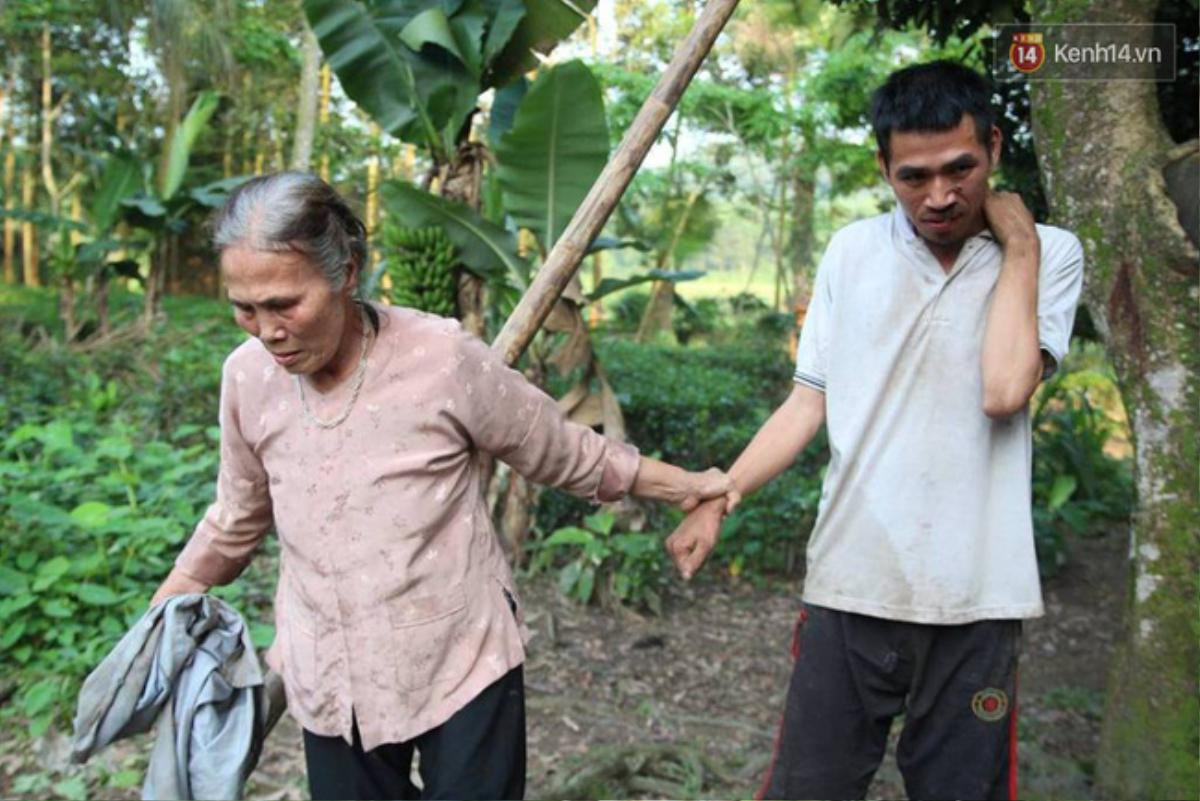 Rơi nước mắt chuyện người mẹ già muốn cho 6 con dại ăn một bữa thật no rồi uống thuốc độc cùng chết Ảnh 1