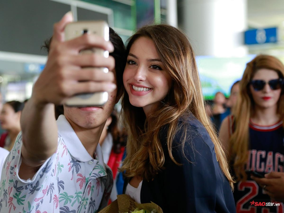 Celine Farach tới rồi 500 anh em ơi! Còn đội nón lá Việt Nam nữa chứ! Ảnh 8