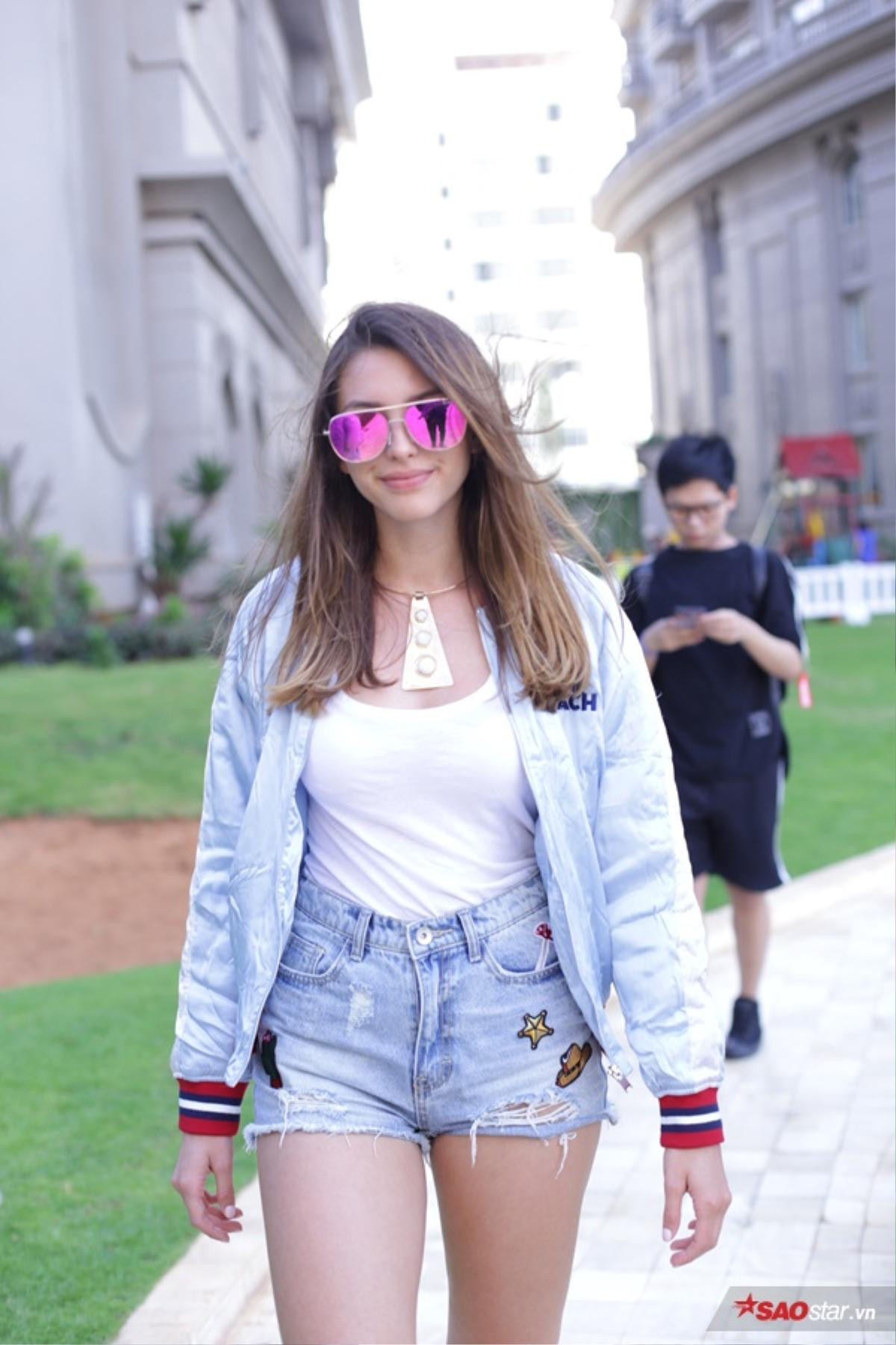 Celine Farach tươi rói trước buổi Fan meeting, gửi lời chào độc giả Saostar Ảnh 2