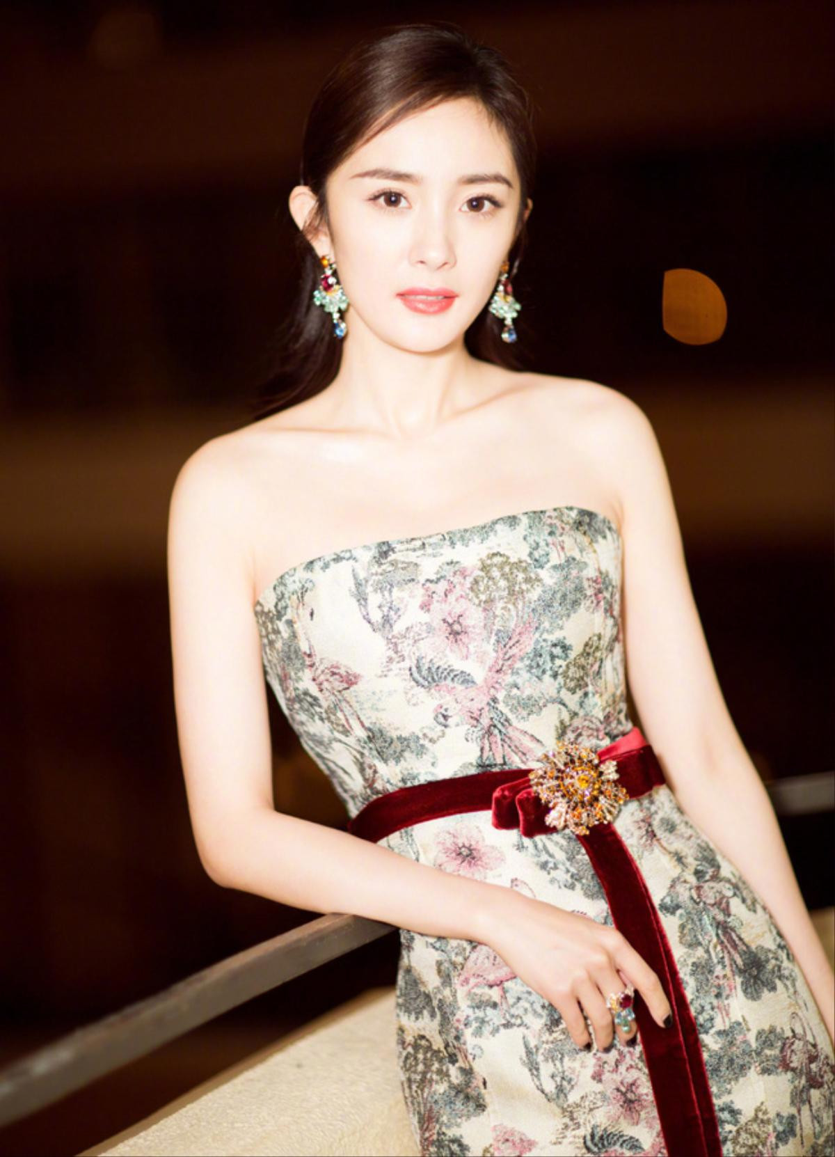 Dương Mịch đầy 'mê hoặc' tại thảm đỏ Met Gala 2017 Ảnh 9