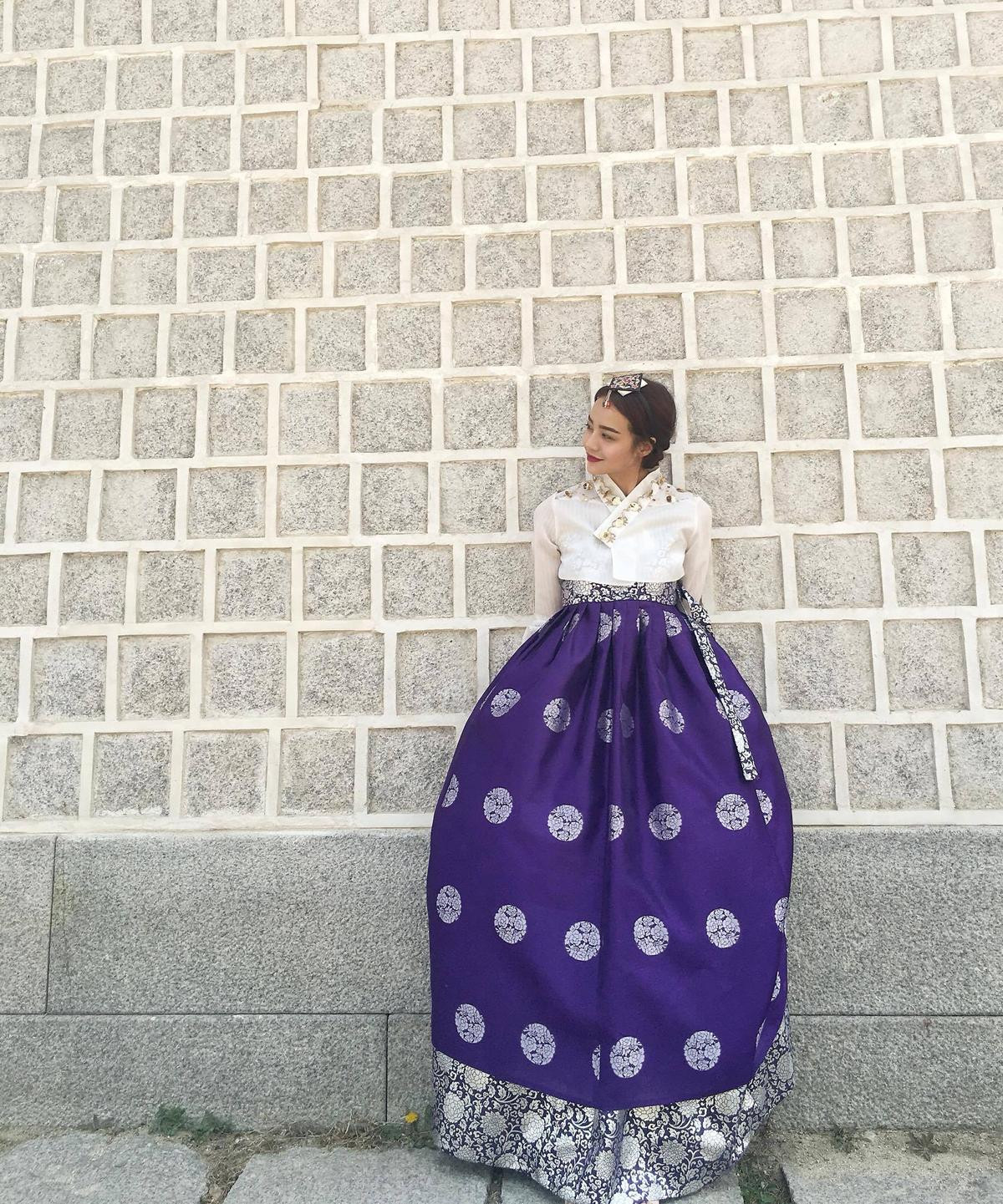 Hoa hậu Kiều Ngân tung bộ ảnh diện Hanbok mặc tin đồn sắp kết hôn Ảnh 7