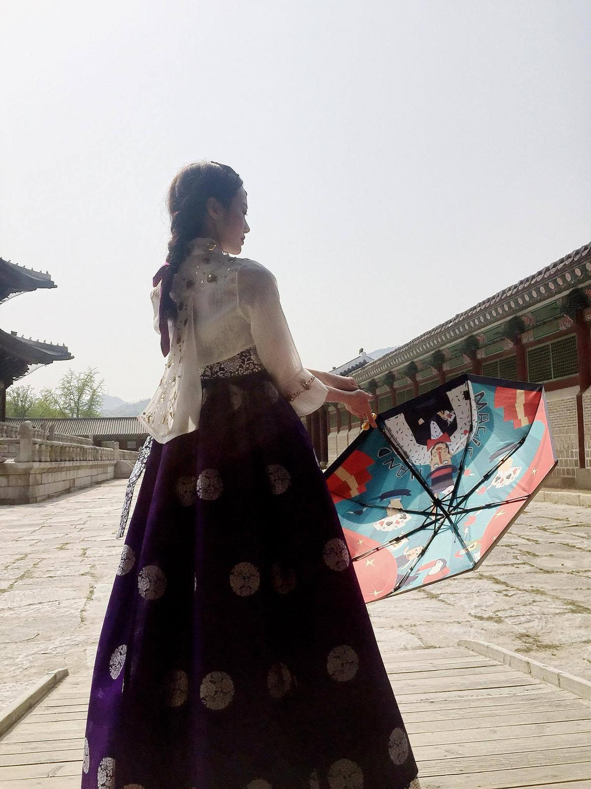 Hoa hậu Kiều Ngân tung bộ ảnh diện Hanbok mặc tin đồn sắp kết hôn Ảnh 12