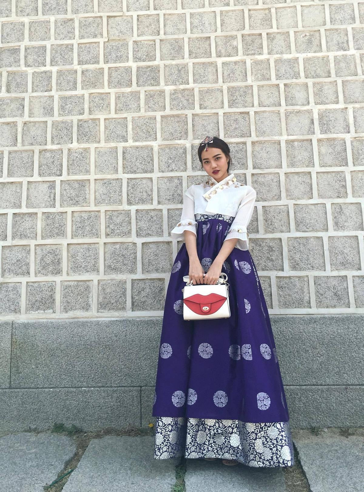 Hoa hậu Kiều Ngân tung bộ ảnh diện Hanbok mặc tin đồn sắp kết hôn Ảnh 1