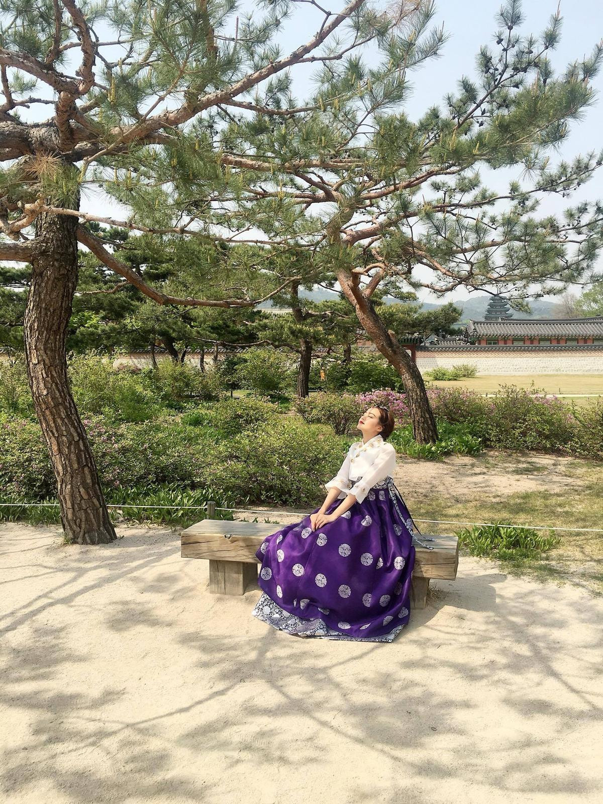 Hoa hậu Kiều Ngân tung bộ ảnh diện Hanbok mặc tin đồn sắp kết hôn Ảnh 5