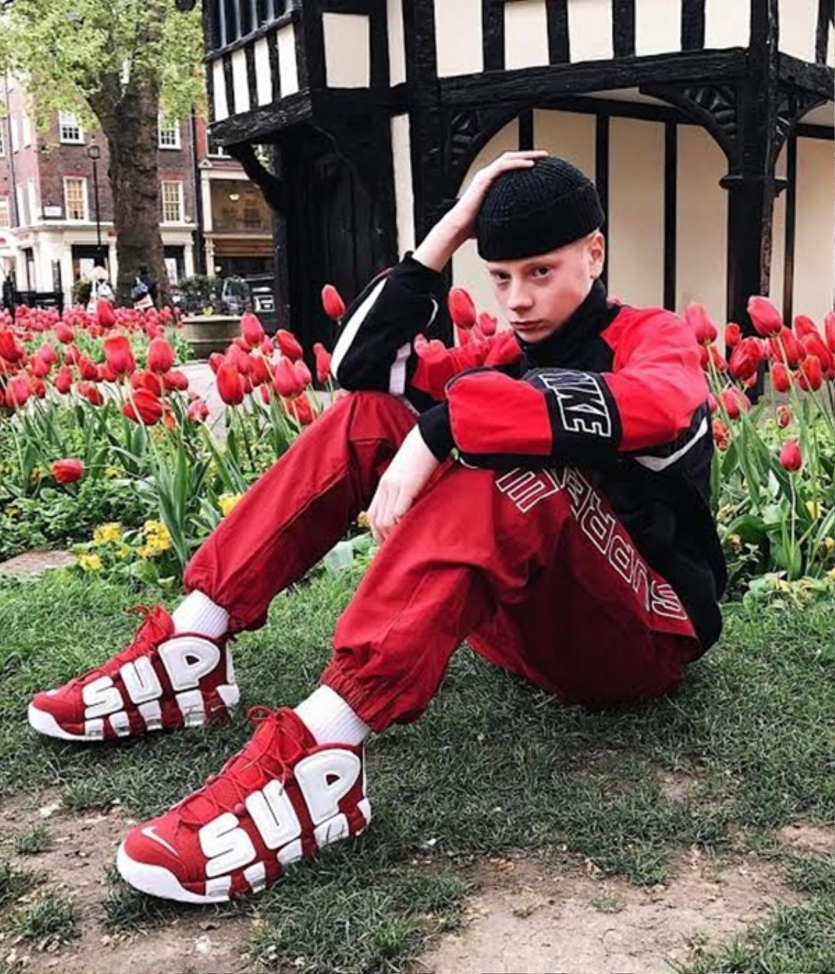 Đồ đẹp, mặt ngầu, góc chuẩn: Ảnh streetwear giới trẻ thế giới cứ vậy mà 'chất' miễn bàn thôi! Ảnh 2