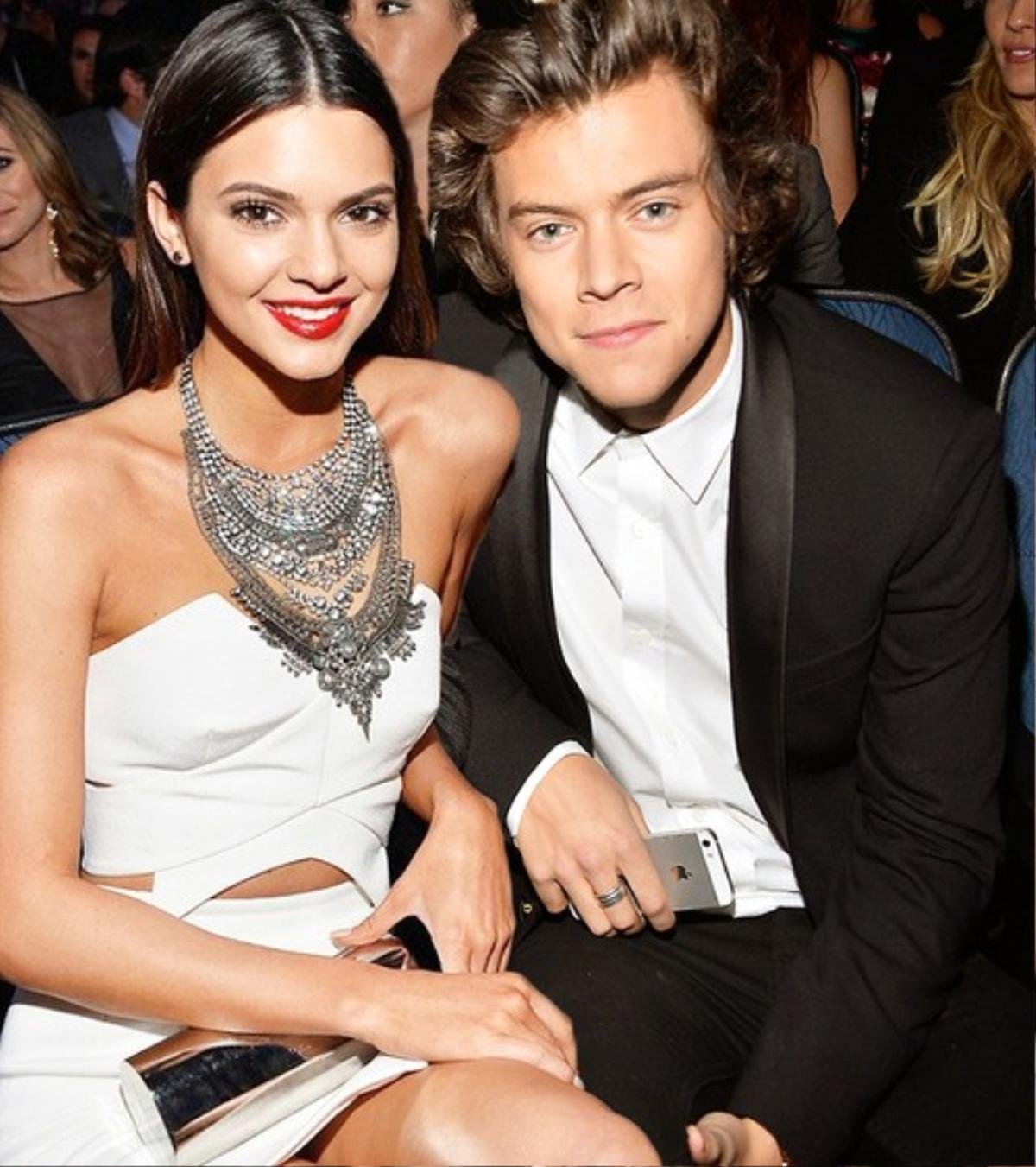 Harry Styles 'đổ gục' trước tình mới sau lịch sử hẹn hò đầy lộn xộn với Taylor Swift và Kendall Jenner Ảnh 6