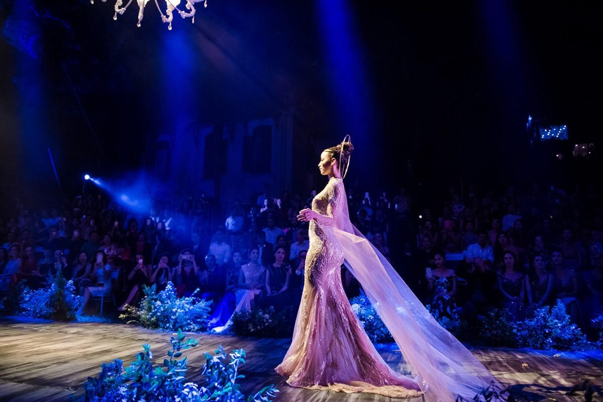 Hoàng Hải Fashion Show: Pha lê tím chỉ có trong truyền thuyết là đây! Ảnh 14