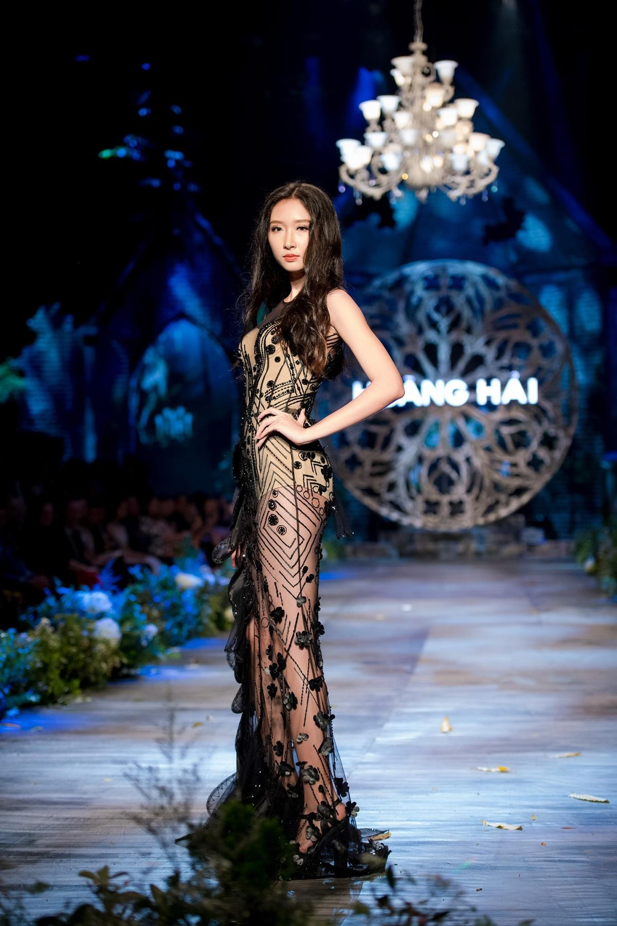 Hoàng Hải Fashion Show: Pha lê tím chỉ có trong truyền thuyết là đây! Ảnh 3