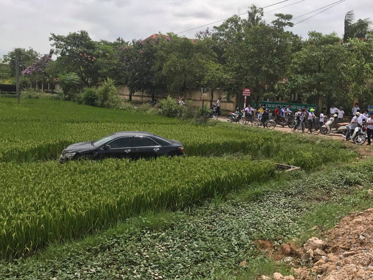 ​Lái xe Camry gây tai nạn không uống rượu bia Ảnh 1