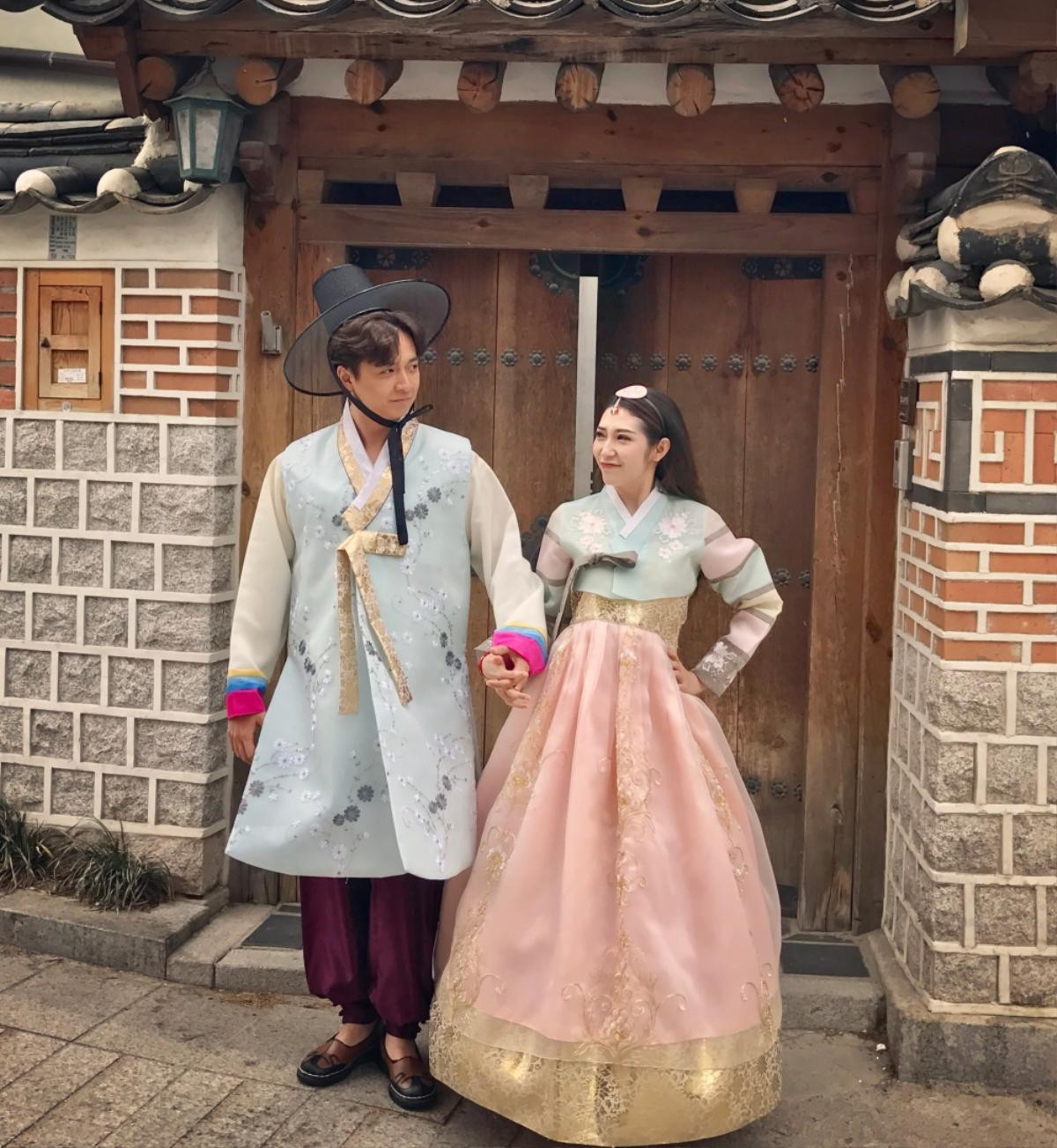 Ngô Kiến Huy - Khổng Tú Quỳnh nhắng nhít với loạt biểu cảm đáng yêu khi diện hanbok Ảnh 2