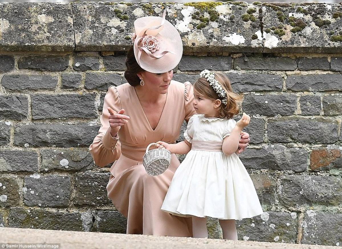 Hoàng tử George, công chúa Charlotte cực đáng yêu tại lễ cưới em gái công nương Kate Middleton Ảnh 8