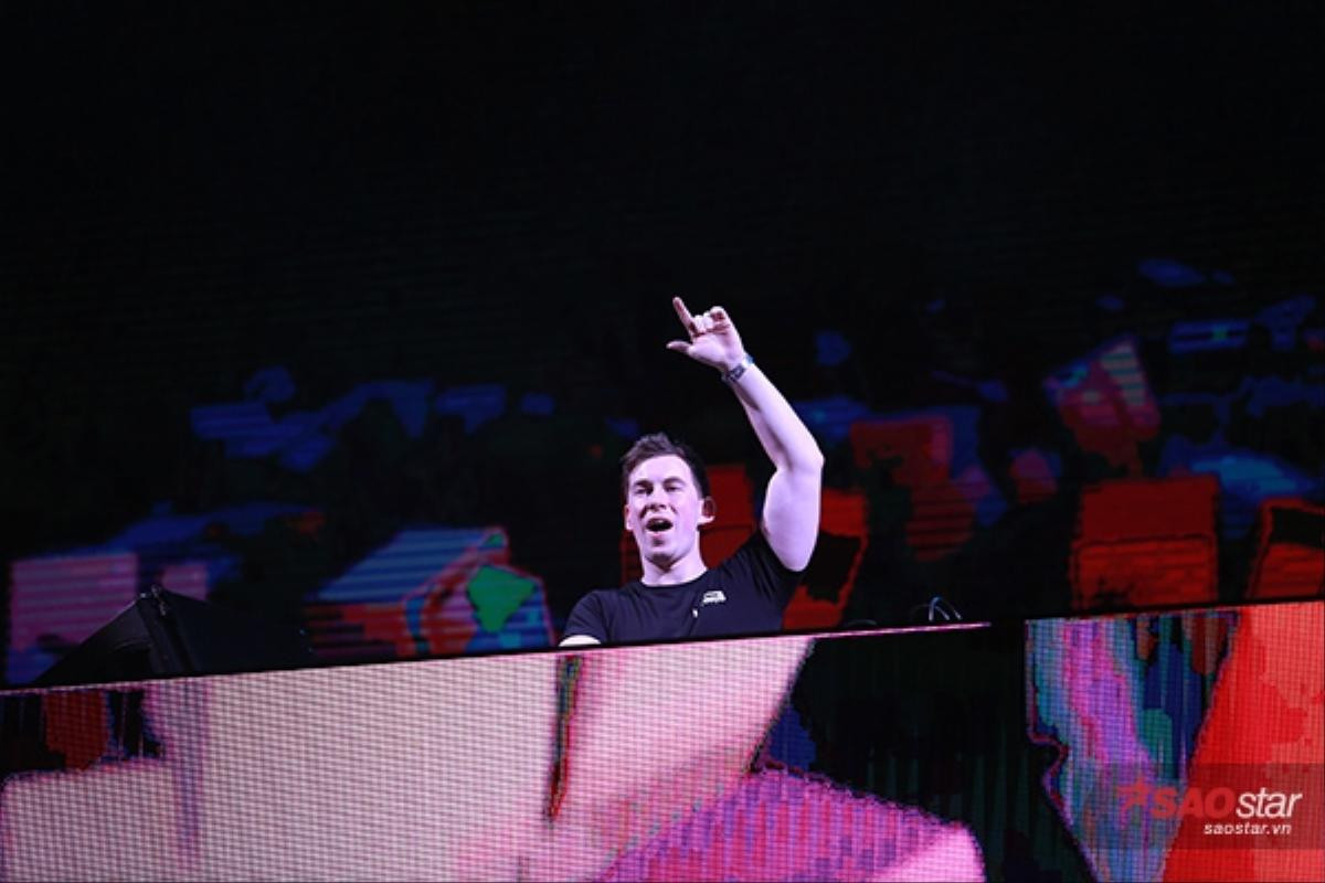 DJ Top 3 thế giới Hardwell 'cháy' hết mình cùng 20.000 khán giả Hà Nội Ảnh 2