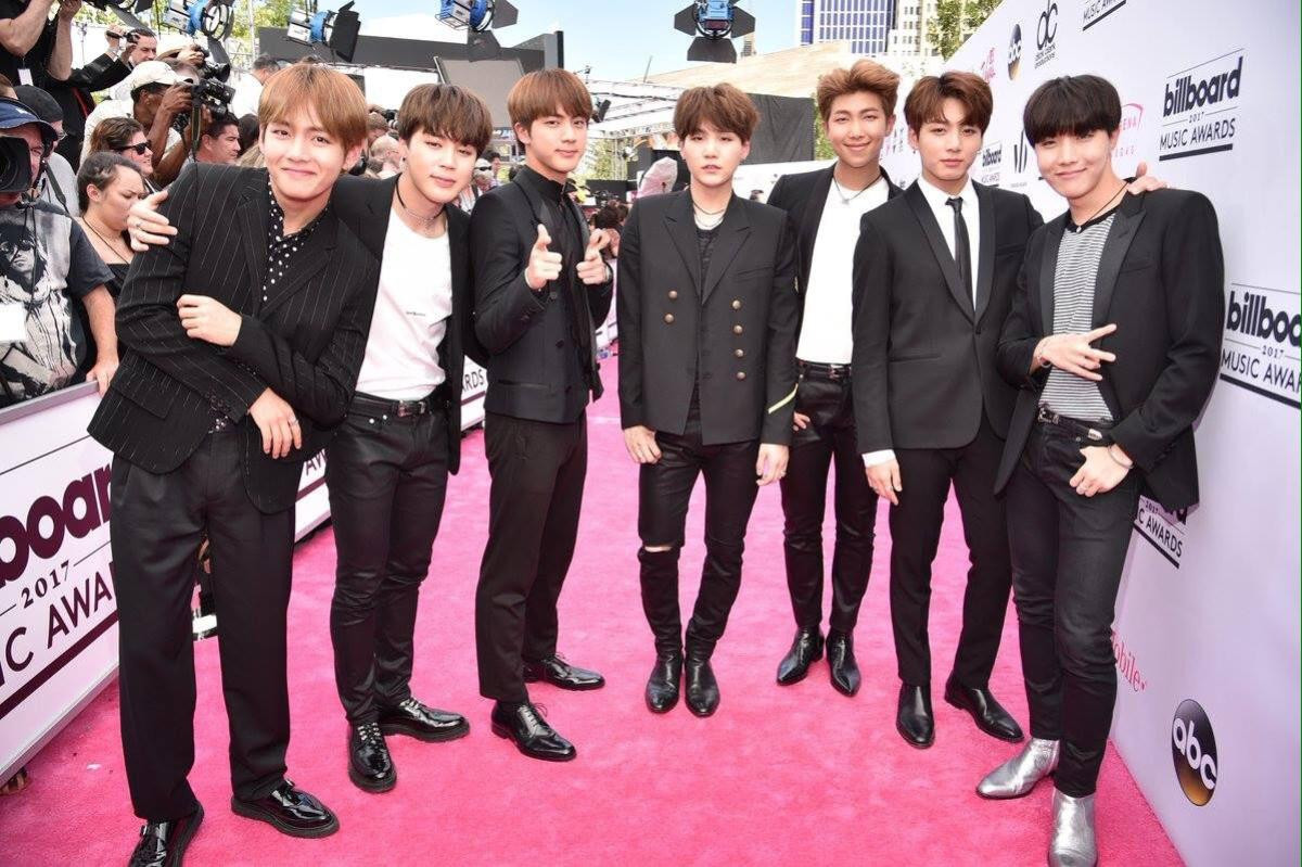 22/5 chính là lịch sử với Kpop: BTS thắng Billboard Music Awards, Miley Cyrus hào hứng chúc mừng! Ảnh 6