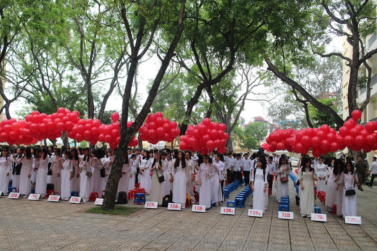 Lên sân khấu làm DJ, ai chất được như cô hiệu trưởng trường THPT Nguyễn Gia Thiều! Ảnh 6