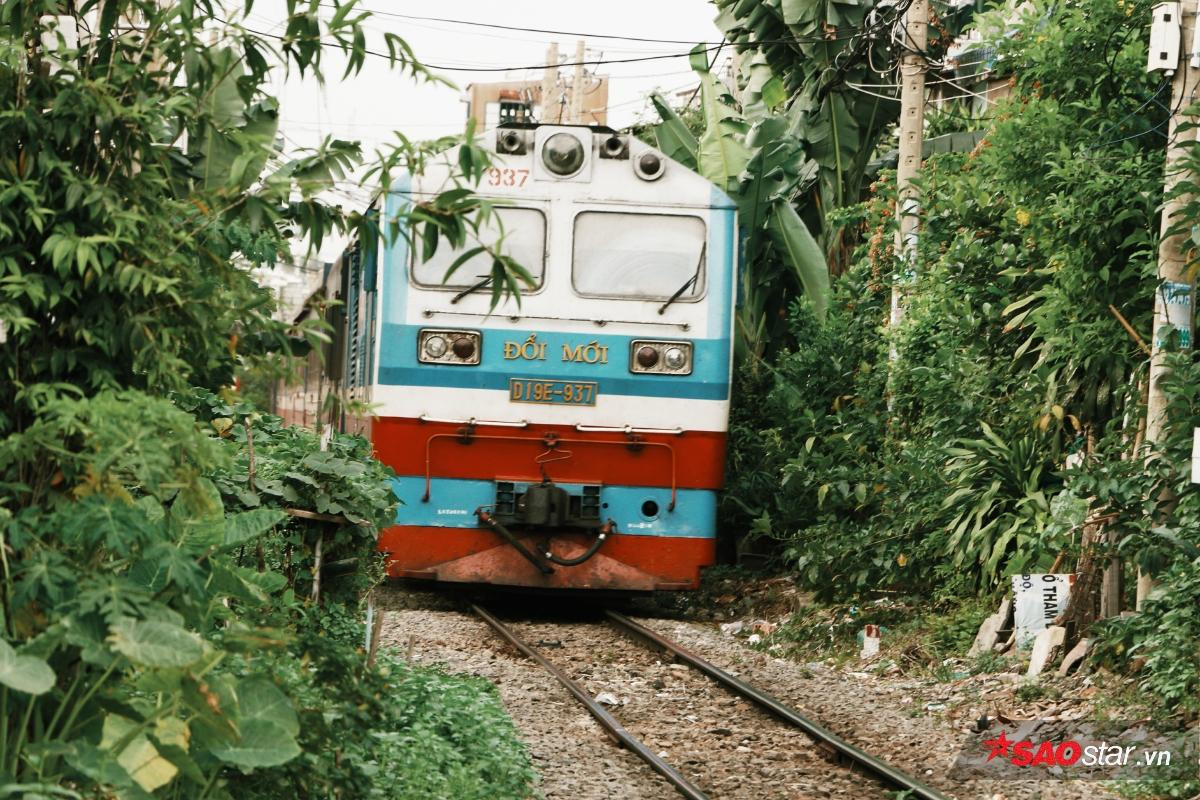 Những điều chưa kể về người dân xóm đường ray và chuyện ở bến ga chờ Ảnh 16