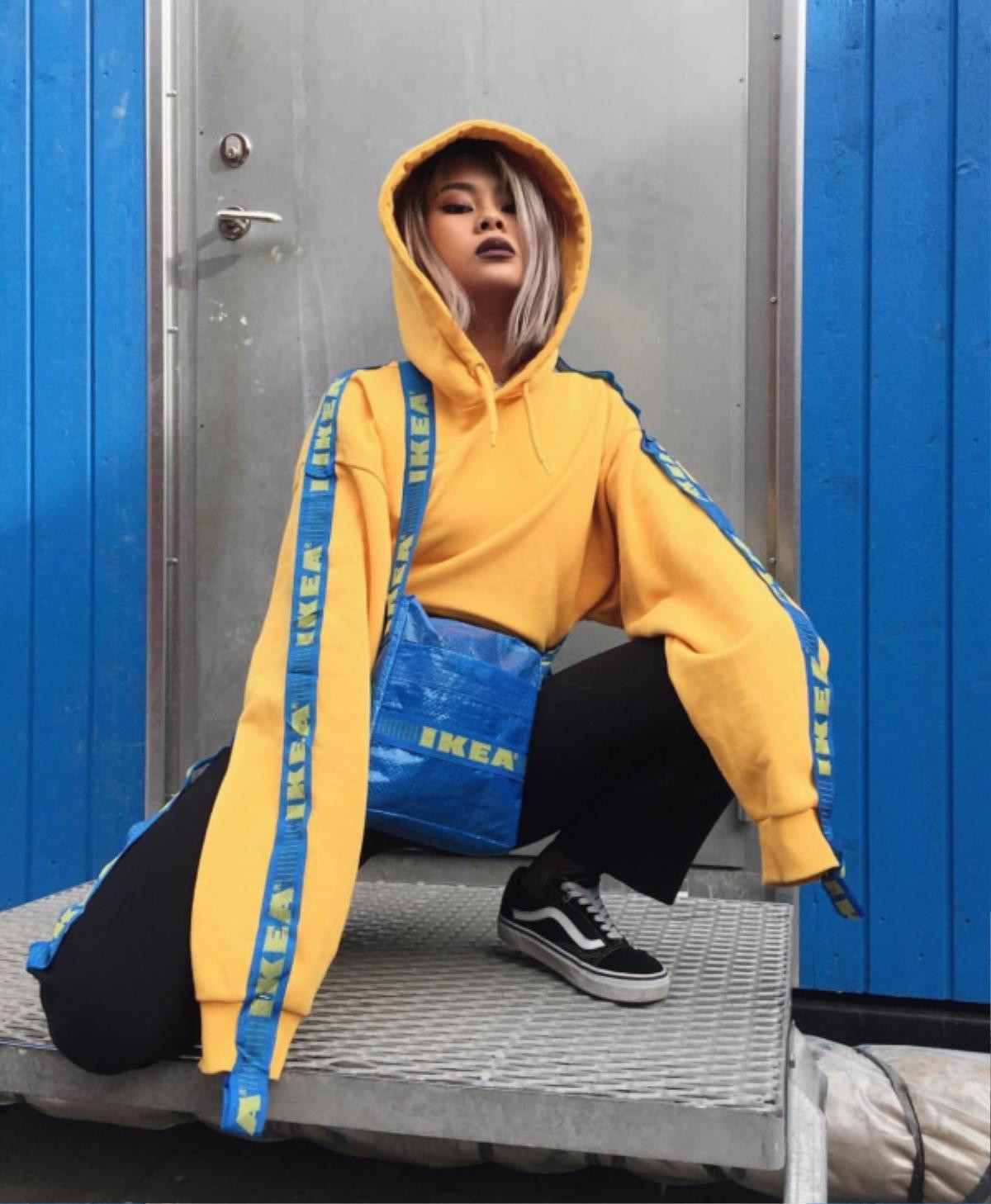 Cảm hứng từ IKEA, cuộc đổ bộ mạnh mẽ vào streetwear của giới trẻ tuần này Ảnh 4